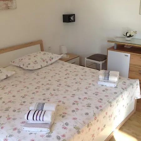 Blue Eye With Private Pool Apartment Makarska