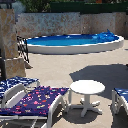 Blue Eye With Private Pool Apartment